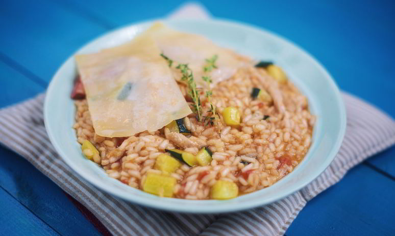 Рецепт розмаринового ризотто с испанским чоризо и курицей