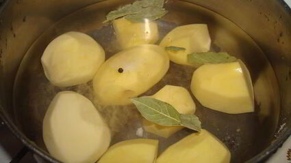 камбала в белом вине с томатным соусом