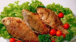 Карась на сковороде