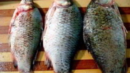 карась на сковороде