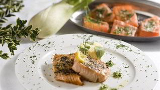 Лосось с фенхелем и перно