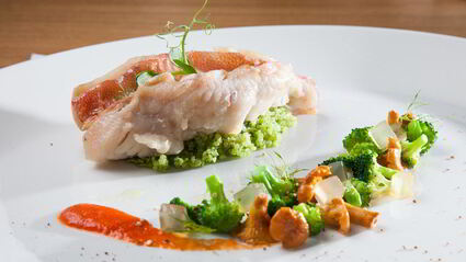 морской окунь с лисичками