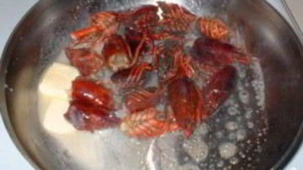 раки в томатном соусе