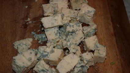 семга с голубым сыром и брокколи