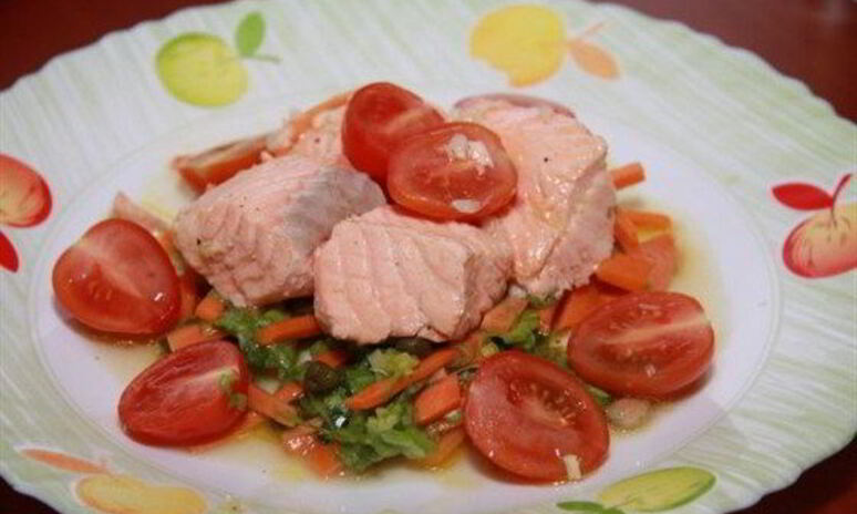 Рецепт семги с морковным салатом