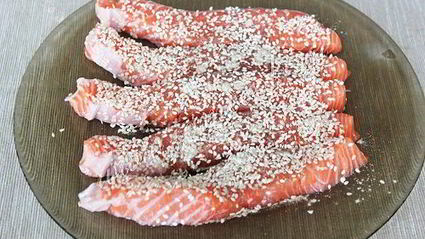 семга запеченная с ананасом и сыром