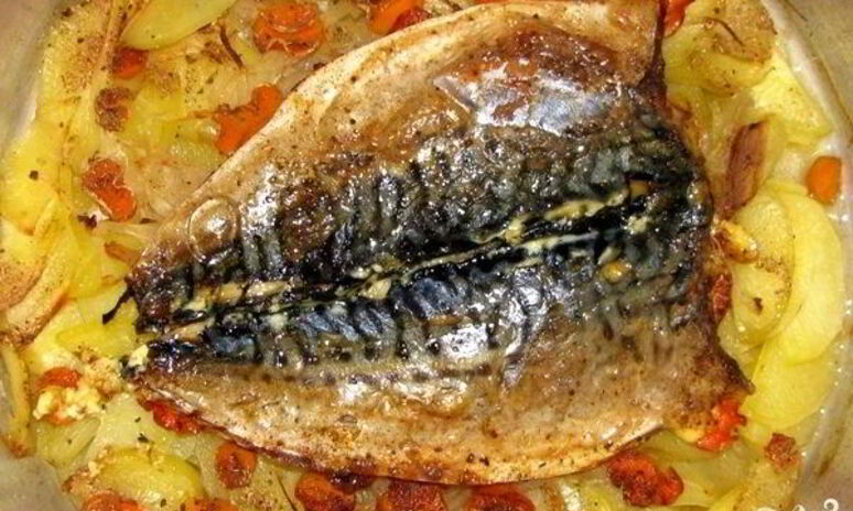 Рецепт скумбрии в духовке с картофелем