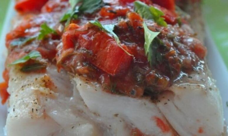 Рецепт сочной трески с томатной сальсой