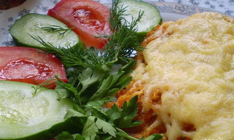 Рецепт тилапии с помидорами и сыром