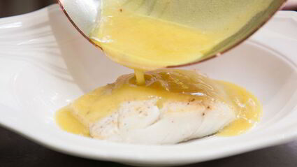 треска в чесночном соусе