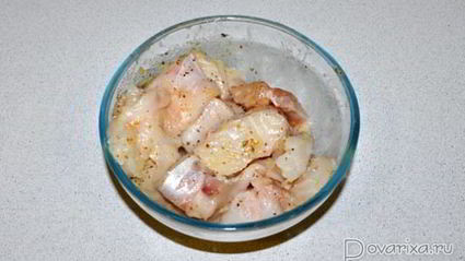 треска, запеченная в омлете