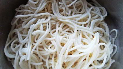 запеченная скумбрия с японской лапшой