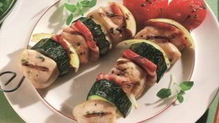 Куриный шашлык с цуккини и луком