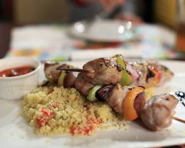 Шашлычки из барашка с кускусом и овощами