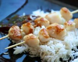 Шашлычки из гребешков с имбирным соусом