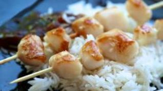 Шашлычки из гребешков с имбирным соусом