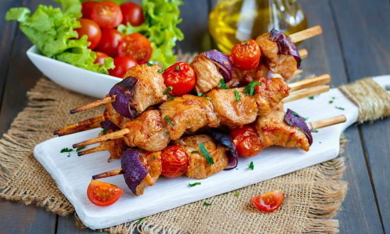 Рецепт шашлычков из индейки на шпажках в духовке