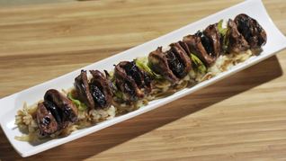 Шашлычки из сердечек индейки с пилавом