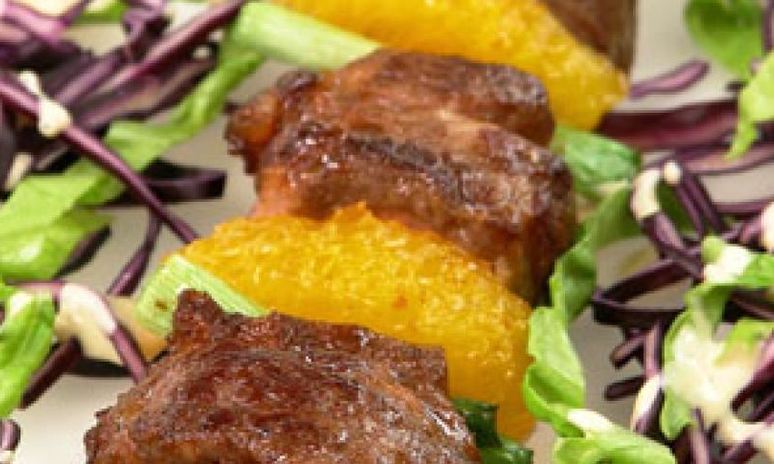 Рецепт шашлычка из баранины с апельсинами и овощным салатом