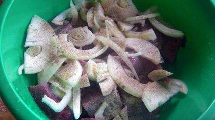 шашлык из говядины в беконе