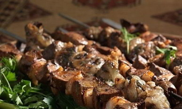 Рецепт шашлыка из говяжьей печени с салом
