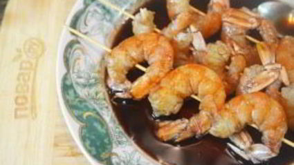 шашлык из креветок с кунжутом