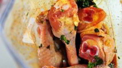 шашлык из куриных ножек на шампурах