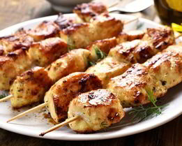 Шашлык из мяса птицы в маринаде с винным уксусом