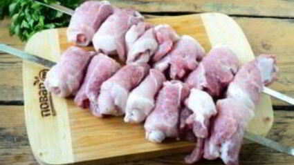шашлык из свинины рулетиками