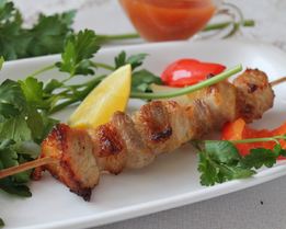 Шашлык из свинины с лимоном и луком