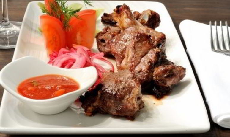 Рецепт шашлыка из свинины в белом вине на сковороде