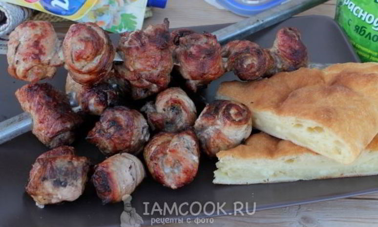 Рецепт шашлыка из свинины в виде рулетиков