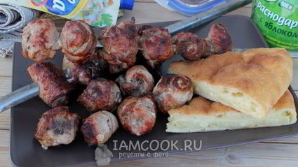 шашлык из свинины в виде рулетиков