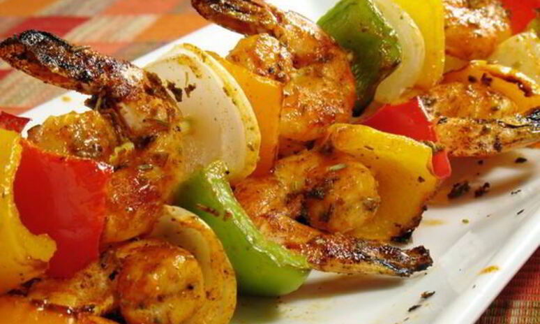 Рецепт шашлыка с креветками и овощами