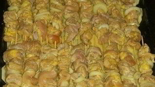 Сочный куриный шашлык с картофелем в духовке