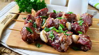 Тайский шашлычок на шпажках