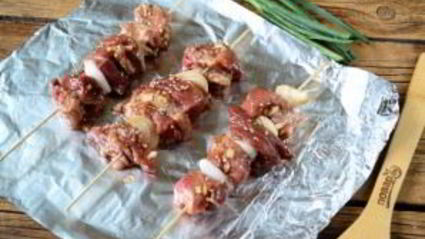 тайский шашлычок на шпажках