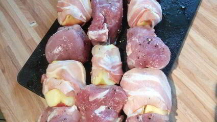 яблоки в беконе к шашлыку