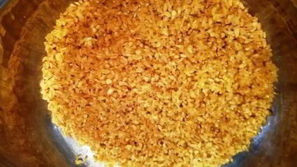 праздничный ужин из булгура с креветками и стейком