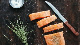 Сочный стейк из горбуши