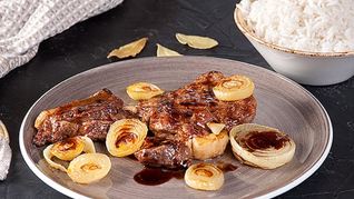 Стейк из говядины в лимонно-соевом соусе