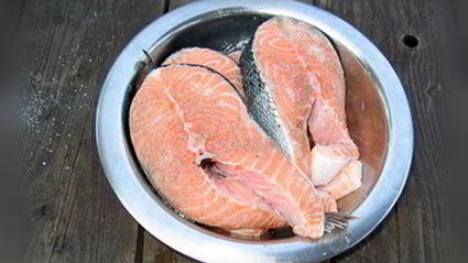 стейк из семги на углях