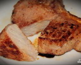 Стейк из свинины в мультиварке