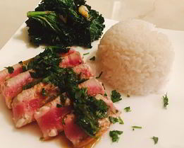 Стейк из тунца с масляным соусом васаби