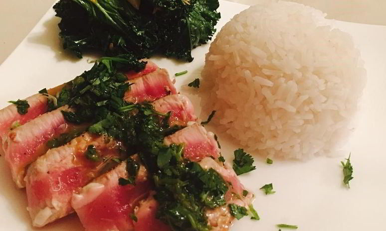 Рецепт стейка из тунца с масляным соусом васаби