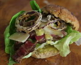 Стейк-сэндвич