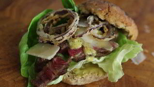 Стейк-сэндвич