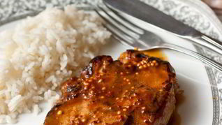 Стейки из свинины с апельсиново-горчичным соусом