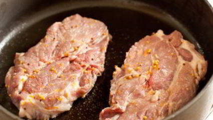 стейки из свинины с апельсиново-горчичным соусом