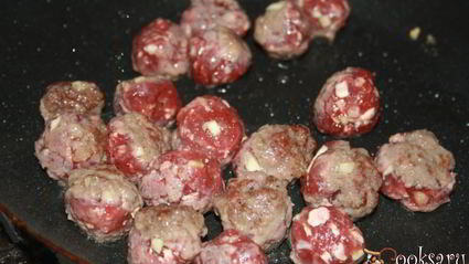 фунчоза с говяжьими тефтельками и овощами